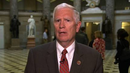 В Конгрессе США объяснили эффект от падения скалы в море