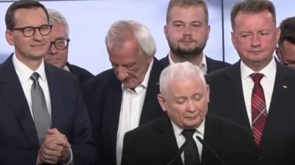Партия Качиньского заняла на выборах 1-е место, но по итогам проиграла оппозиции в обеих палатах польского парламента