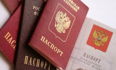 Депутаты Госдумы приехали в Крым, обещают "быстро рассмотреть" просьбу о присоединении