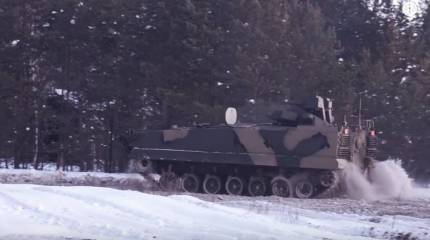 Мантуров назвал сроки окончания госиспытаний «Арматы» и «Курганца»