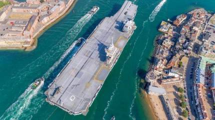 Британский новейший авианосец HMS Queen Elizabeth вернулся с очередных испытаний