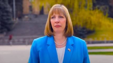 Захарова прокомментировала заявления американского посла о том, что разногласия между США и РФ не направлены против российских граждан