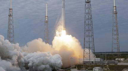 Запуск американской ракеты Falcon-9 трижды срывался из-за технических проблем
