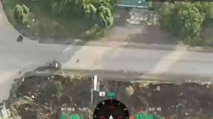 Показаны снятые российским беспилотником, осуществляющим разведку в Покровске, новые кадры атаки ДРГ на пикап ВСУ