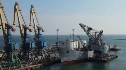 Российский БДК «Орск» с военным грузом впервые вошёл в порт Бердянска