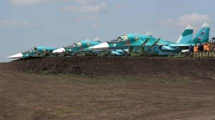 Российские Су-34 и Ан-26 отработали посадку на автотрассу в рамках учений