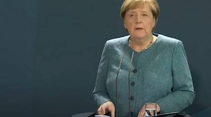 Меркель тайно посетила Навального в клинике