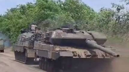 Эвакуация одного из подорвавшихся на минах танков Leopard 2A6 ВСУ попала в кадр