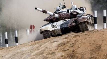 Выявит сильнейших. В ВВО стартовал «Танковый биатлон»