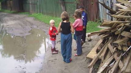 Бедность наступает? Как экономический кризис отразился на уровне жизни россиян и угрожает ли он национальной безопасности страны