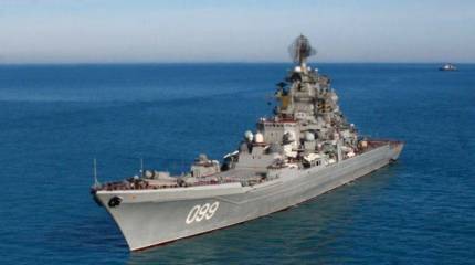 На ракетном крейсере «Пётр Великий» прошла тренировка по отражению атаки на главную базу Северного флота РФ