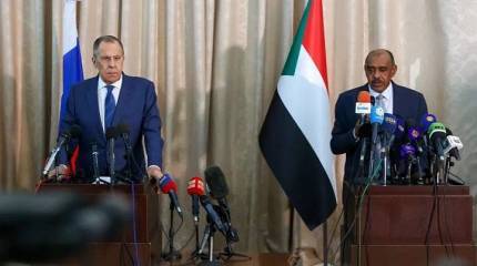 Находящийся с визитом в Судане Сергей Лавров подтвердил подписание соглашения о создании пункта МТО ВМФ России на берегу Красного моря