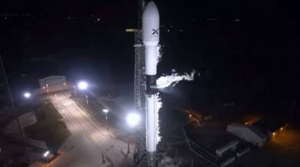 Тяжелая ракета Falcon 9 SpaceX успешно вывела на орбиту 60 спутников
