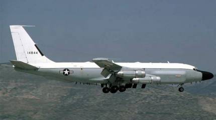 Самолёт-разведчик ВВС США направился к Крымскому полуострову