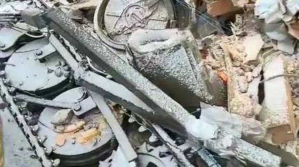 Очередная передряга: танк ВСУ раздавил роботизированную платформу с минами