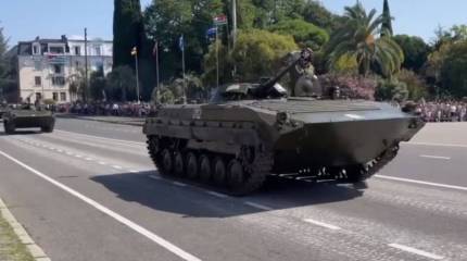 Появились кадры с военного парада в Абхазии в честь 30-летия победы в войне с Грузией