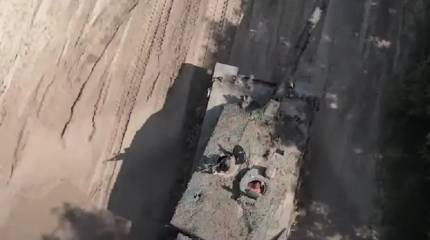 Показаны кадры уничтоженной на Запорожском направлении бронетехники ВСУ, включая танк Challenger 2