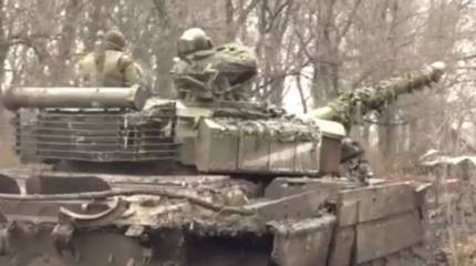Военкор: Танкисты обещают освободить Марьинку до Нового года