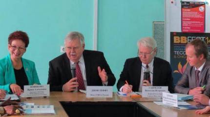 Американский посол Теффт встретился в Ярославле с местными студентами. Реакция лидера КПРФ Геннадия Зюганова