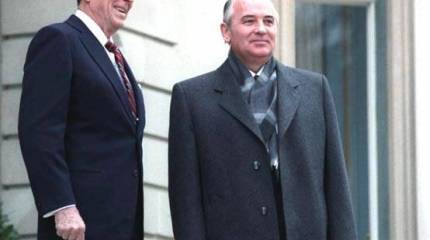 Горбачев: Нужно обсудить с Байденом недопустимость ядерной войны