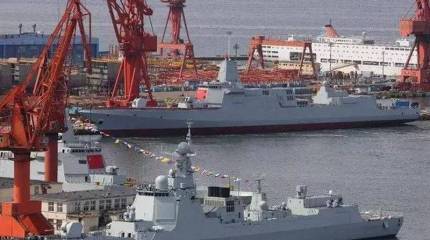 Китай установил мировой рекорд по спуску на воду эсминцев для ВМС НОАК