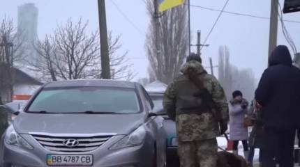 Киев ужесточает правила пересечения российской границы для своих граждан