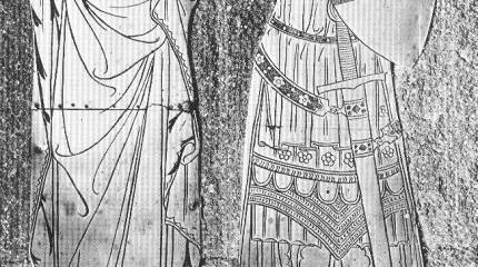 Надгробные плиты рыцарей и… мечи