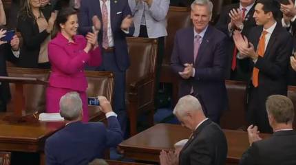 Политическое шоу завершилось: в США с 15-й попытки выбрали спикера палаты представителей