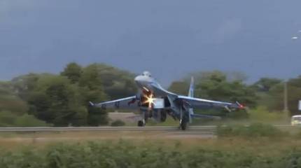 Украинский Су-27 сбил дорожный знак