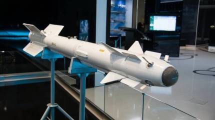 «Американские аналоги отстают на несколько лет»: западные журналисты «познакомились» с российской ракетой РВВ-МД2 на выставке в Дубае