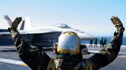 ВМС США нашли возможность избежать нехватки истребителей в морской авиации