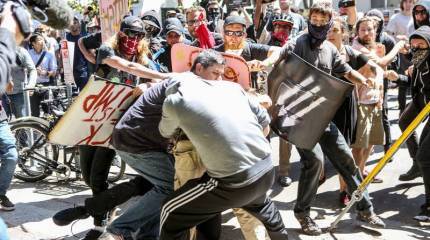 В США антифашистов могут признать террористической организацией