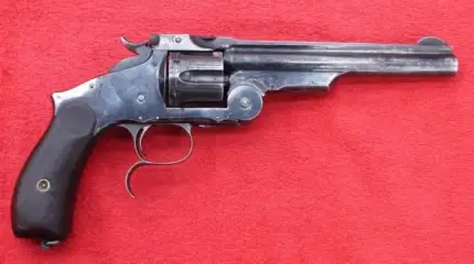 Один-единственный «сюжет» – револьверы «Смит и Вессон»