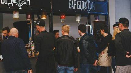 Зрада. Во Львове украинцы избили украинцев за "защиту украинской мовы"