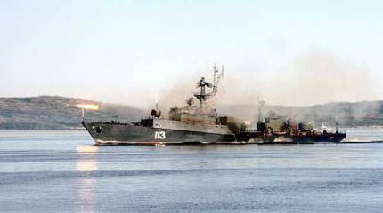Российские корабли проводят учения в Каспийском и Баренцевом морях