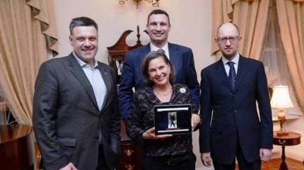 Нуланд: под видом гумпомощи Россия поставляет в Донбасс топливо для танков