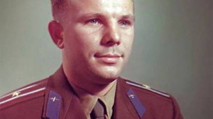 "Вместо Гагарина Советы запускали в космос магнитофон". Длинная история американских фейков