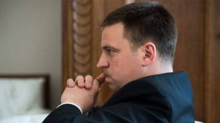 Руководство Эстонии винит русофобские слухи в экономическом спаде