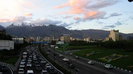 Иранцы: Сбрасывать памятники генералу Сулеймани могут только предатели