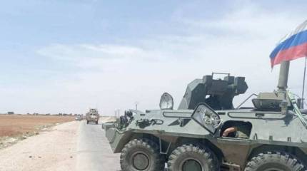 Патруль российской военной полиции блокировал и развернул колонну американских военных в Сирии