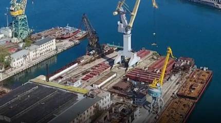 Минобороны сообщило о повреждении находящихся на ремонте двух кораблей в результате ракетного удара противника по морскому заводу в Севастополе