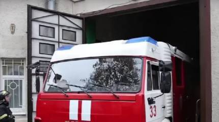 В Горловке после удара ВСУ из РСЗО загорелся местный торговый центр