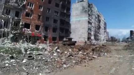 Бойцы ЧВК «Вагнер» в Бахмуте уничтожили ряд огневых точек ВСУ в многоэтажках на Юбилейной и мосты к западу от города снарядом «Краснополь» и миной «Смельчак»