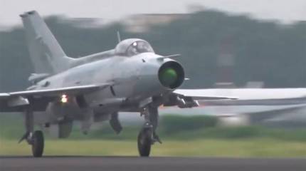 «Использовались старомодные истребители»: ВВС Китая задействовали копии советских МиГ-21 на учениях у границ Тайваня