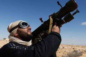 Во время столкновения армии Ливии и боевиков у столичного аэропорта погибло четыре человека