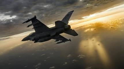 Показаны кадры атаки истребителя F-16 ВВС Румынии на БЭК в Чёрном море