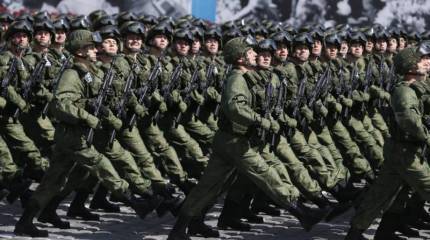 Российская армия на фоне военной мощи НАТО имеет бледный вид?