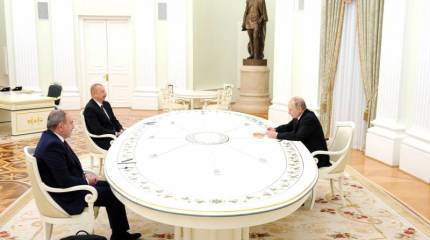 Психологи комментируют фото со встречи Путина, Алиева и Пашиняна в Кремле