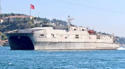 Американский десантный катамаран USNS Carson City вошёл в Чёрное море. Плановая операция?