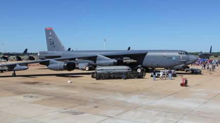 Столетний «бомбер»: как Штаты будут модернизировать легендарный B-52